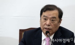 [포토] 발언하는 김병준 비대위원장