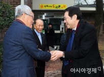 이용섭 광주광역시장, 시립묘지 등 방문 점검