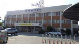 “학생이 술을 먹어?” 소주병으로 폭행한 고등학교 교장