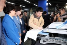 [포토] 용산전자 상상가 입주기업 둘러보는 장관들