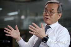 [아시아초대석] 바이오산업 키우려면 네거티브 규제로 바꿔야