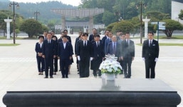 [포토] 광주 서구, 국립5·18민주묘지 참배