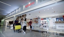 [포토] 개장 앞둔 인천공항 입국장 면세점
