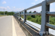 “중앙선도 없고, 인도는 심란” 관리 손 놓은 광주 북구