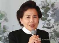 최근 은퇴 선언한 이미자, 60년간 톱스타 자리 지킨 국민가수