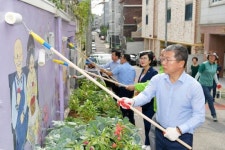 [포토] 서구, 화정1동 내방경로당 벽화작업