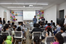 [포토]오승록 노원구청장, 불암도서관 개관 1주년 축하 