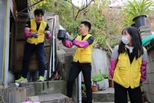 아워홈, 에너지 소외 계층에 ‘연탄 나눔 봉사’ 펼쳐