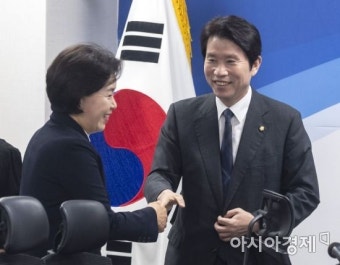 [포토] 인사 나누는 이인영 원내대표·양향자 위원