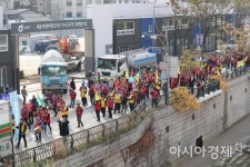 [포토]청계천 관수교에서 서울시청으로
