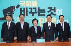 여야 ‘4+1 협의체’ 비공개 전환…대안 떠오르는 지역구 240·비례 60