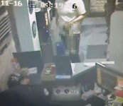 기분 나빠서 PC방 고양이 학대하고 죽인 뒤 3층서 집어던진 알바생