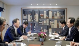 文대통령 정세균 총리와 첫 주례회동…협치모델 목요대화 주목
