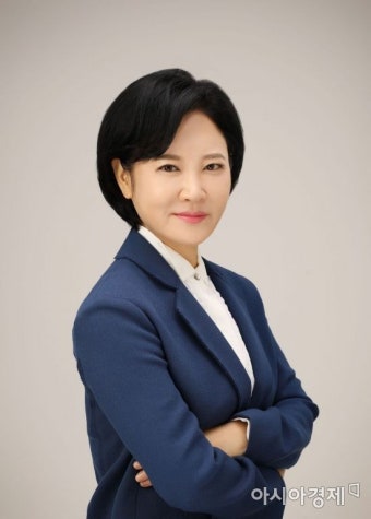 민주당, '양승태 저격수' 이수진 전 부장판사 영입…