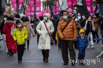 [포토]명동서 마스크 착용한 외국인 관광객