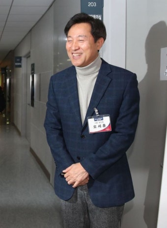 秋 불출마로 식었던 '광진을', 고민정·오세훈이 다시 달군다