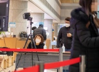 [포토]용산구청사 출입문 11곳 중 9곳 폐쇄, 2곳만 운영