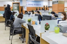 광진구청 민원실 꽃 만발한 이유?