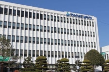 경남교육청, 휴원 학원·교습소에 코로나19 예방물품 긴급 지원