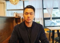 정치관여 안 한다던 정준, 투표 독려하며 파란 바다 예쁘다