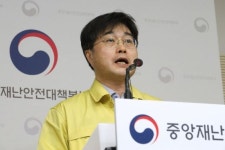 코로나19 꼼짝마…백신·치료제 개발 총력전