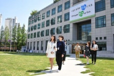 중랑구청사 변신!...중랑구청 지상주차장 열린광장 새단장