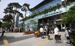 [포토] 용산구보건소 선별진료소 앞 대기줄