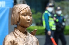 서울 동작구서 평화의 소녀상 훼손…경찰, 20대 남성 조사