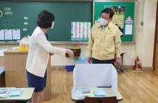 유덕열 동대문구청장, 신답초 찾아 등교 개학 방역 대응 점검
