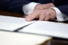 트럼프, SNS 규제 행정명령 서명‥입법도 추진(종합)