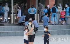 [포토]묵현초등학교 학생 대상으로 코로나19 검사 실시