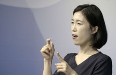 소외됐던 농인, 동등한 대우받는 것 같아 울컥했죠