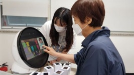 서초구, 어르신 대상 맞춤형 AI로봇과 스마트한 교육