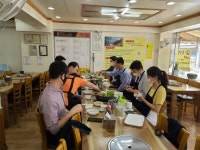 성북구 전 직원 코로나 위기 맞은 전통시장 살리기 앞장서
