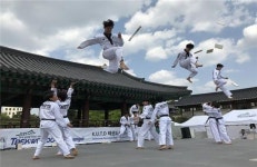 코로나19 날려버릴 발차기 한판 … 서울시, 태권도 공연 온라인 생중계