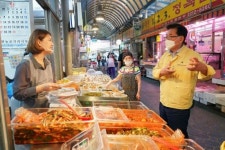 유덕열 동대문구청장, 전통시장 특별 방역 점검