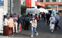 수도권·부산 등 코로나 19 감염 이어져…요양원-동네-목욕탕 비상(종합)