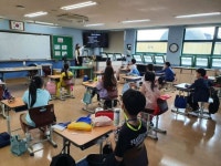 원어민 선생님과 놀이처럼 공부하니 신나요