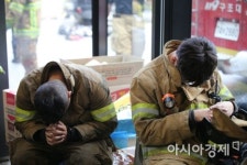 [포토] ‘잠 한숨 못잤다’ 울산 주상복합아파트 진화 현장