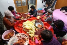요즘 누가 김치담가요 달라지는 김장철 풍경