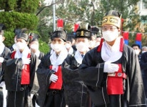 [포토]성장현 용산구청장, 제38회 남이장군 사당제 참석