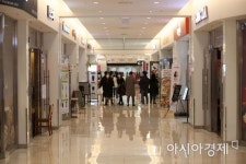 [포토]평소보다 한산한 푸드코트
