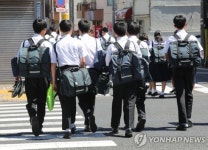 흰색 속옷만 입어라에 속옷 검사까지…황당한 日중학교 교칙
