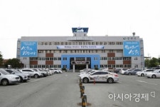 상주시, 보물 제2096호 대성전·동무·서무 지정서 상주향교 전달식