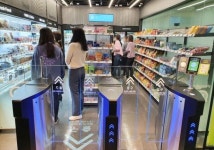 CU, 테크 프렌들리 1호점 오픈…입장부터 결제까지 논스톱