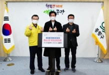 [포토]개그맨 김시덕X성진상사, 중랑구에 마스크 10만장 기부