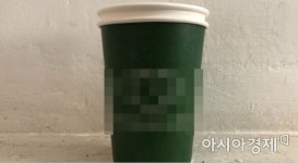 환경오염 아닌가요 일회용 컵에 또 컵홀더, 어떻게 생각하십니까