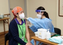 제주 첫 코로나19 백신 접종 시작…요양병원·시설 3193명