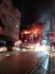 순천시 연향동 화재…인명피해 없이 건물 3채 전소