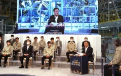 [속보] 文대통령 상생형일자리, 51조원 투자 13만개 고용창출 예정